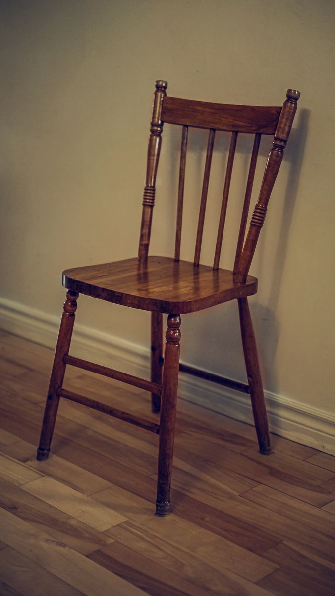 Chaise bistrot en bois tourné